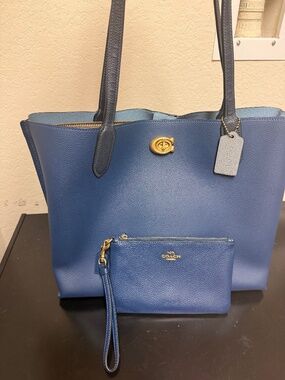 Coach Willow set
